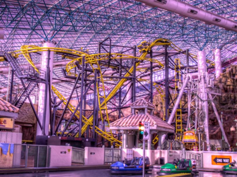 Nonton Circus di Adventure dome Theme Park